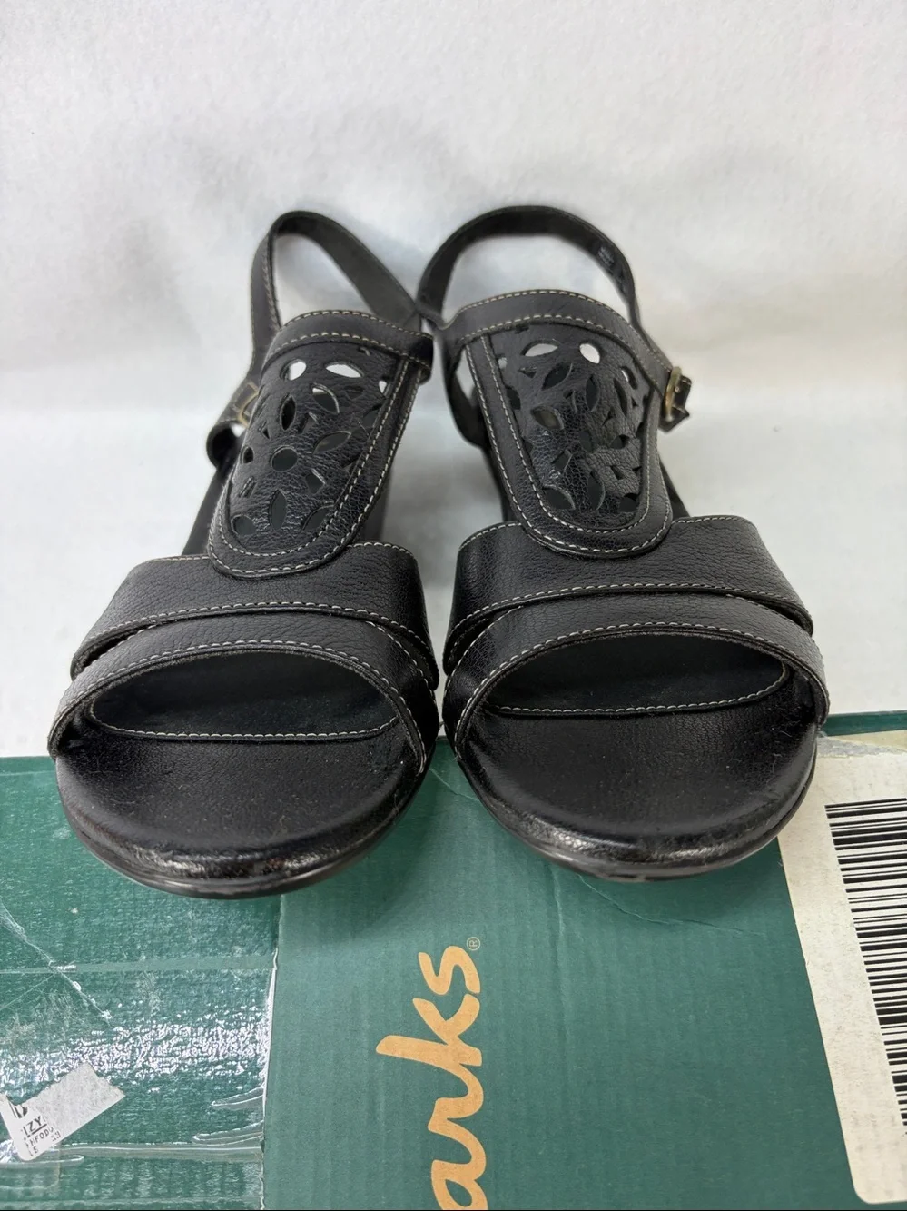 8W 8 wide Clarks Bendables Black Women's Wedge Slingback Sandals laser cut vamp